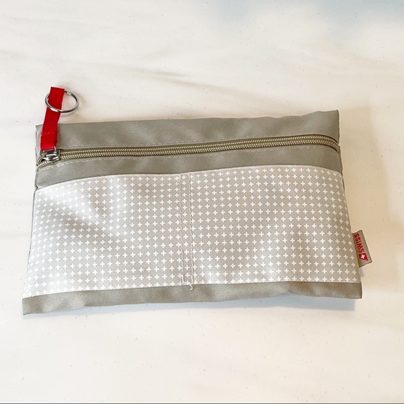 Swiss Travel Flight Toiletry Bag Kit - Picture 4 of 11